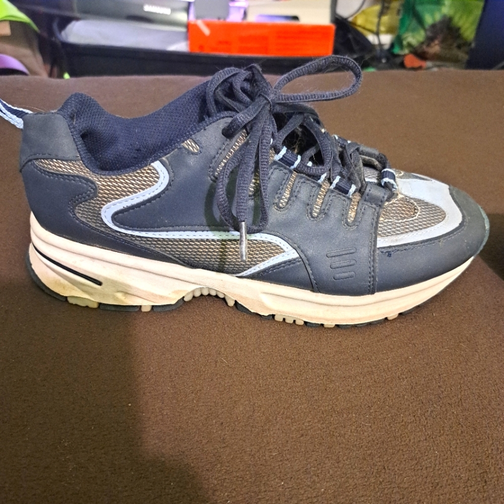 725 Running Shoes